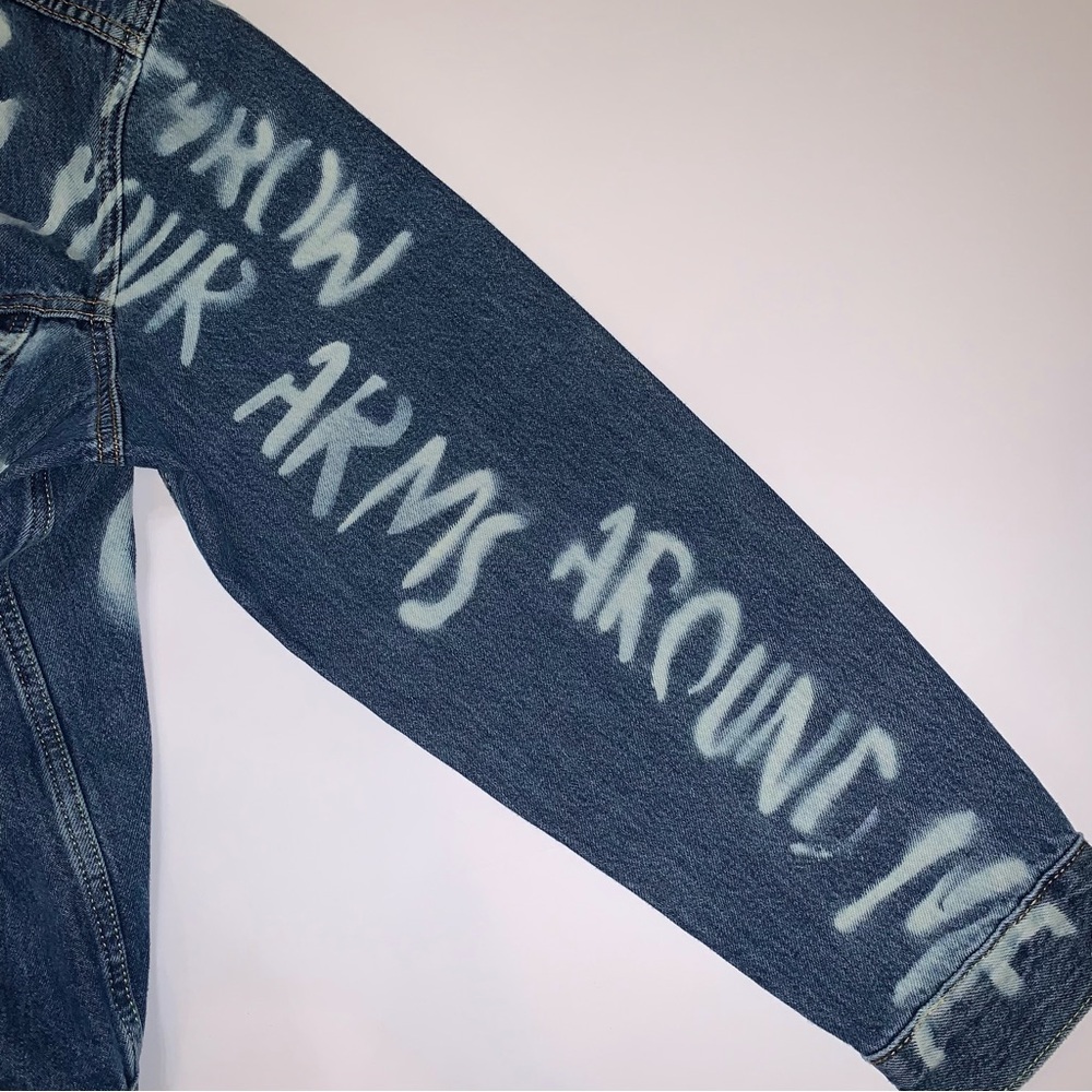 Levi's Premium Denim The Trucker Graffiti Jacket-Size XL New - Picture 5 of 12